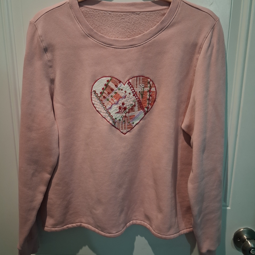 COLDWATER CREEK PINK FLORAL EMBROIDERED PATCHWORK HEART COTTON SWEATSHIRT!